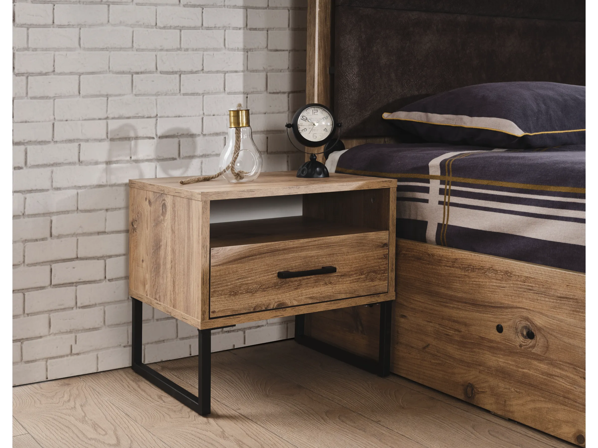 Venüs Genç Komodin 